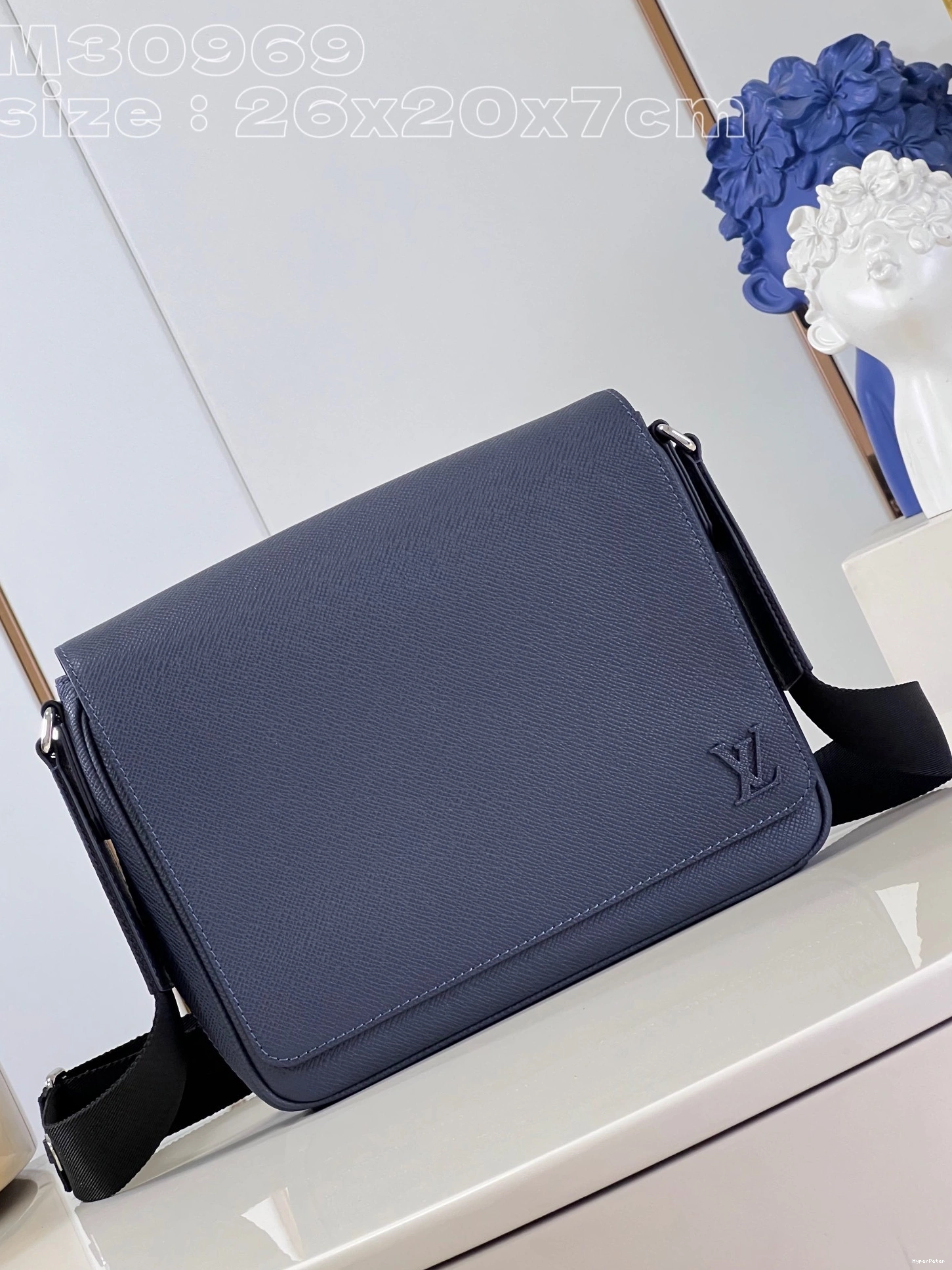 PM LOUIS DISTRICT VUITTON 0818